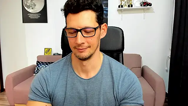 BrutusK08 live sex cam