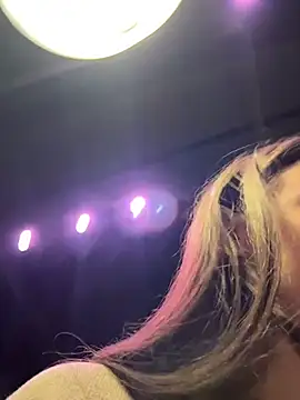 KristiRich live sex cam