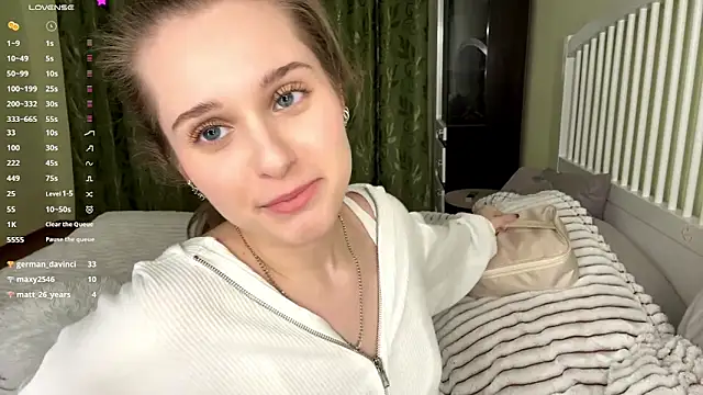 MiaBlanko's cam snapshot