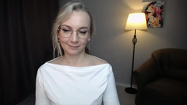 Ava_Elior's cam snapshot