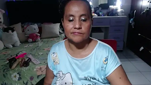 pervert_mommy_'s cam snapshot