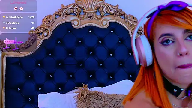 AdelinaVans's cam snapshot