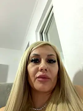 AlmaRusell's cam snapshot