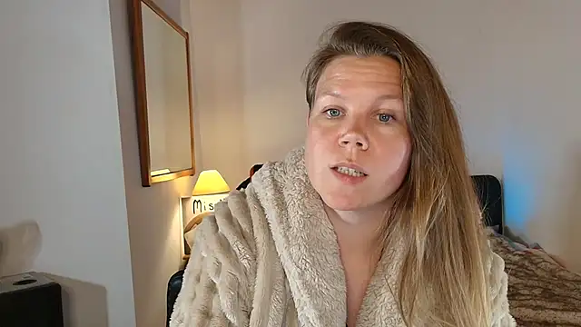 CallMeMaria's cam snapshot