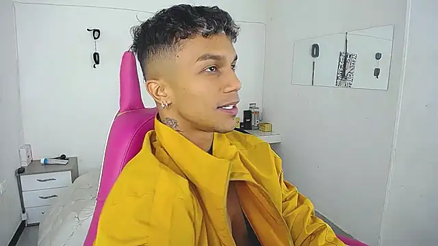 Leonard_Price live sex cam