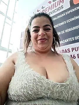 Mia-Glow's cam snapshot