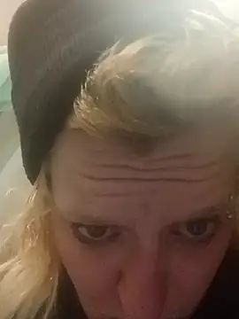 KITTYBOOBOOFUXX's cam snapshot