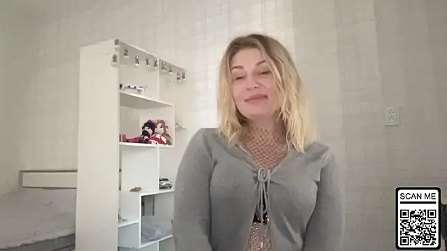 Blondie_xoxoxo's cam snapshot