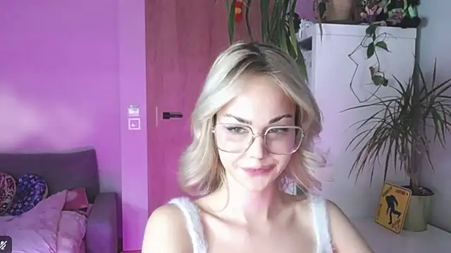 LexiexPlay's cam snapshot