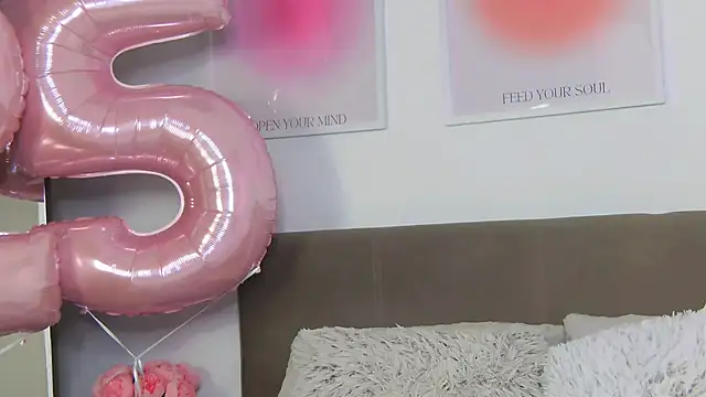 VioletiSwone's cam snapshot