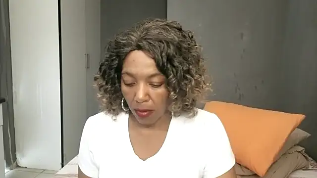 Lillyan_N's cam snapshot