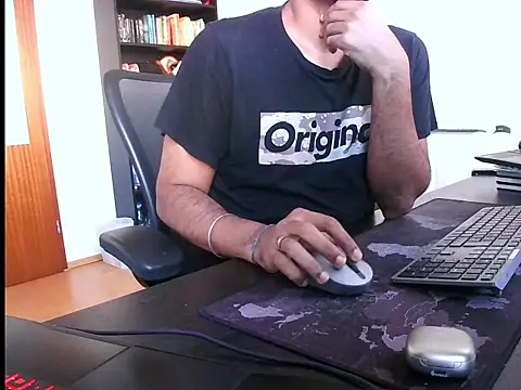 pleasure_5844's cam snapshot