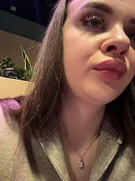 KristiRich live sex cam