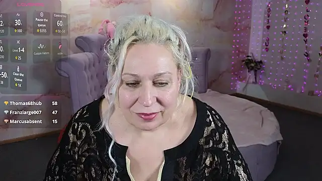 Penelope_Pinky's cam snapshot