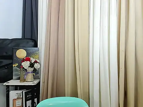 Savanna_White live sex cam