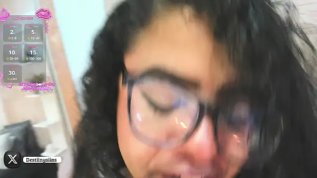 DestinySins's cam snapshot