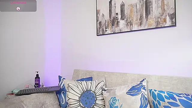 Sara_Charmy's cam snapshot