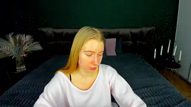 Alina_Blonde's cam snapshot