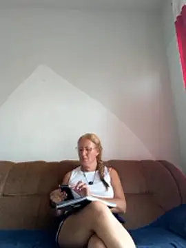 MILEIDE980 live sex cam