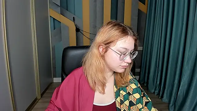 AngelinaLow's cam snapshot