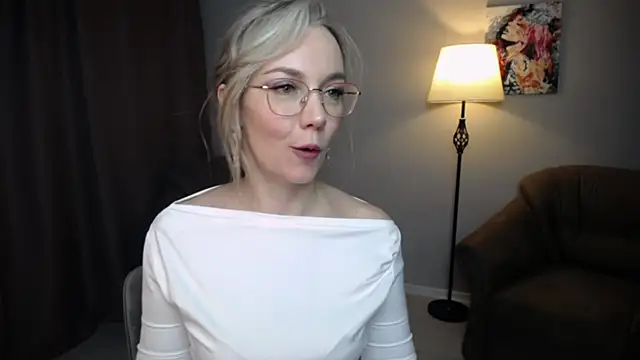 Ava_Elior's cam snapshot