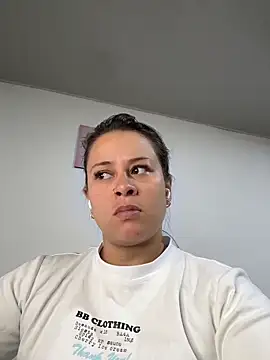 Paloma_Desire live sex cam