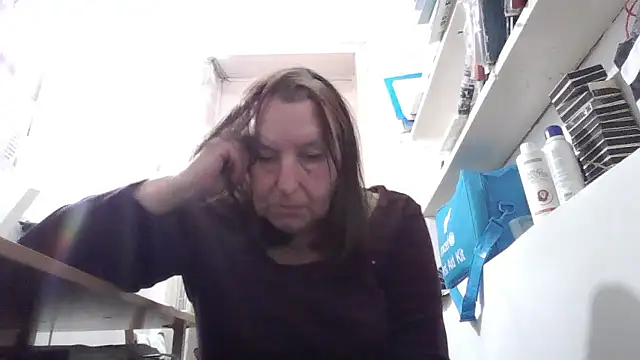 AnnaLive570's cam snapshot