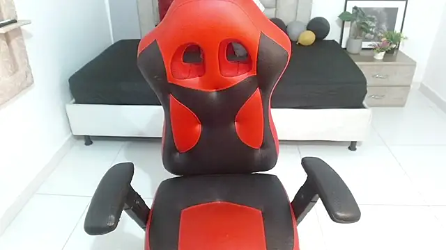 Enzo_fox77 live sex cam