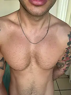 LatinStraight5 live sex cam