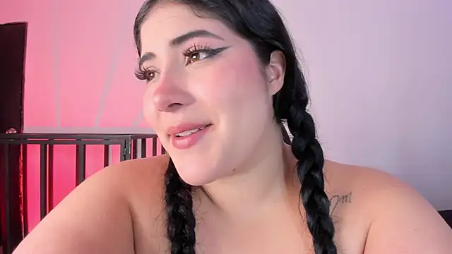 AmberiniHoffman live sex cam