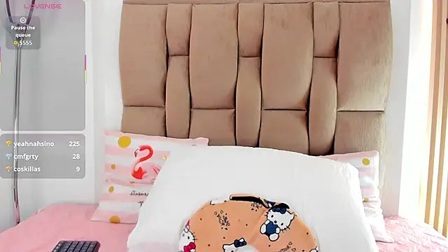 emily_rivas_'s cam snapshot