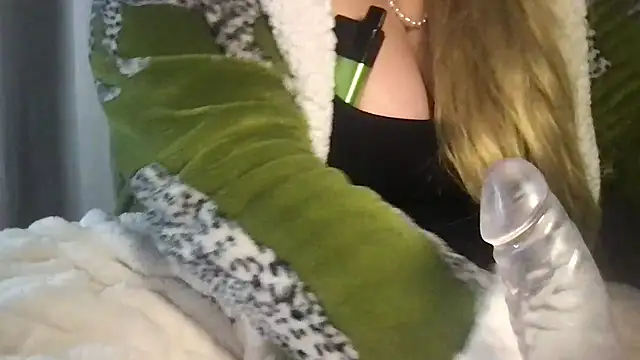 secret_slutxo's cam snapshot