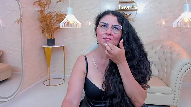 MiaMaturee's cam snapshot