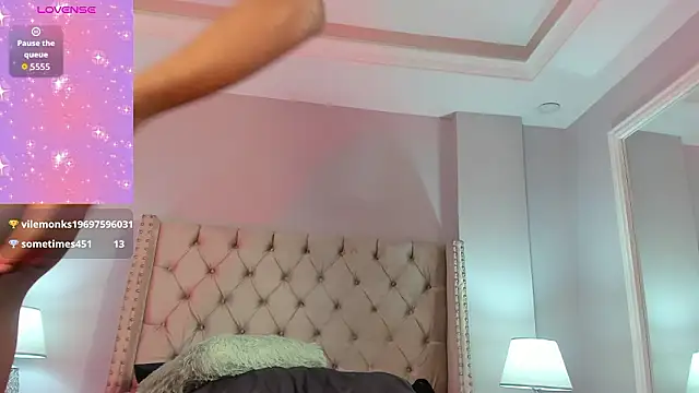 Charlie_Storm_'s cam snapshot