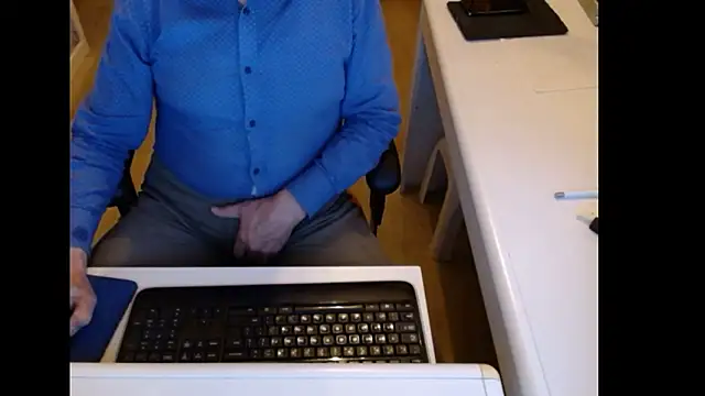 dutchpornking's cam snapshot