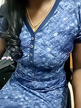 Tamilmallu-duskygirl03's cam snapshot