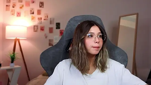 dinnerwithflowers's cam snapshot