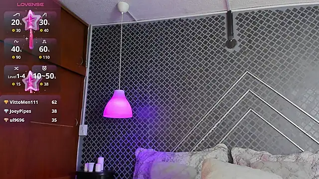 Aleja_bloom live sex cam