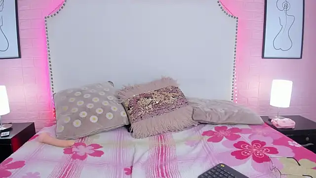 emily_nova_'s cam snapshot