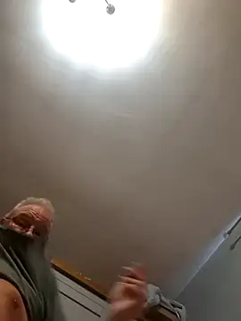 justenjoyingurcompany's cam snapshot