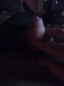 bajoderx585Oregano's cam snapshot