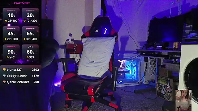 Blondiewithanass's cam snapshot