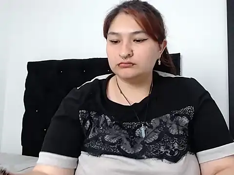 LauraHorny69's cam snapshot