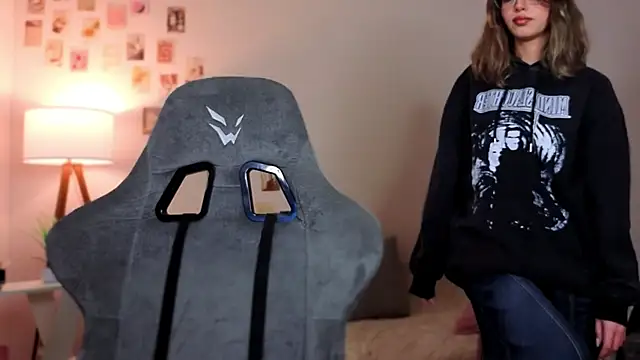 dinnerwithflowers's cam snapshot