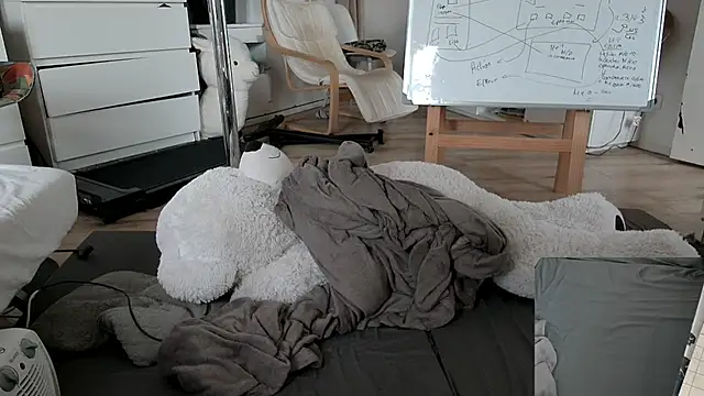 CeriseLapine live sex cam