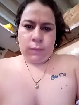 Luciana_37's cam snapshot