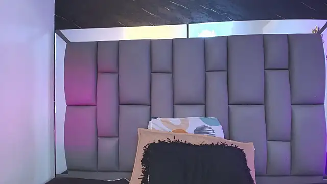 _MiaBrown_'s cam snapshot