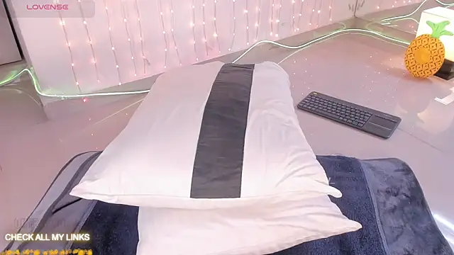 ohyesly_'s cam snapshot