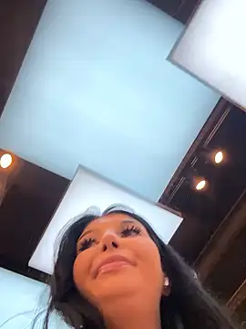 Tisha_Busty live sex cam