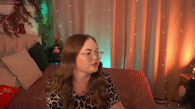 FeliciaLorne's cam snapshot